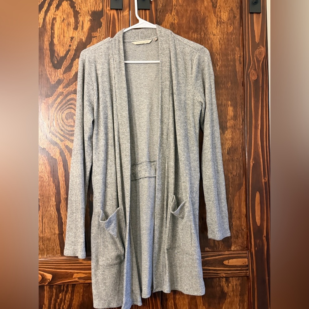 Soft surrounding cardigan